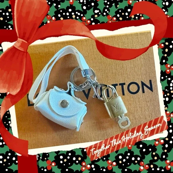 Louis Vuitton vintage lock and key set makes a beautiful gift comes with charm - Picture 1 of 12
